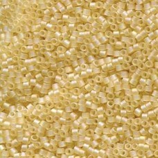 Delica 11/0 Tr Matte Crystal Ivory Luster -50gm/bg (DB1287-50)